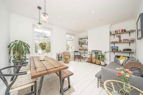 3 bedroom flat for sale, John Campbell Road, London N16