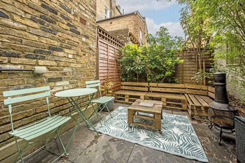 3 bedroom flat for sale, John Campbell Road, London N16