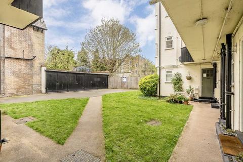 1 bedroom flat for sale, Northchurch Road, London N1