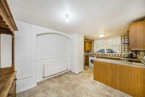 3 bedroom maisonette for sale, Islay Walk, London N1