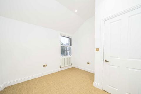 2 bedroom flat for sale, Holloway Road, London N7