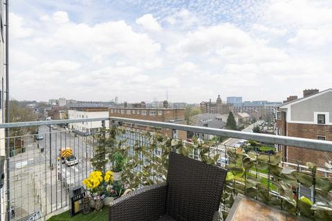 2 bedroom flat for sale, Copenhagen Street, London N1