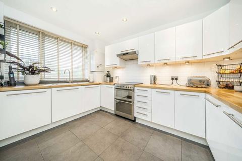 3 bedroom flat for sale, Baxter Road, London N1