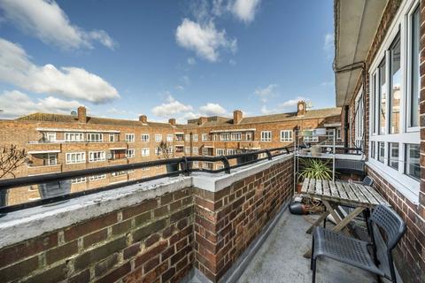 4 bedroom flat for sale, Mayville Estate, London N16