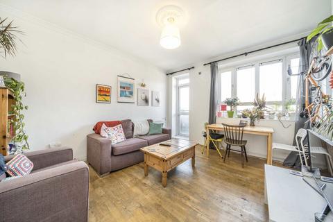 4 bedroom flat for sale, Mayville Estate, London N16