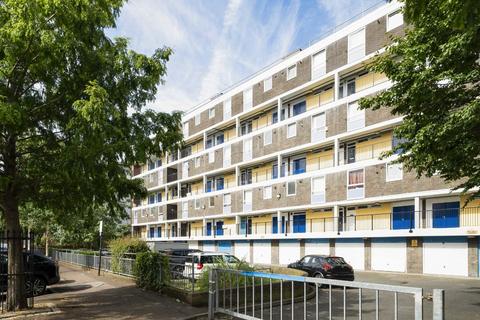 3 bedroom flat for sale, De Beauvoir Road, London N1