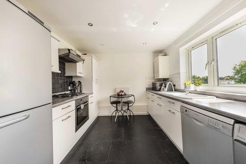 2 bedroom flat for sale, Caledonian Road, London N7