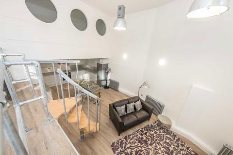 2 bedroom maisonette for sale, Caledonian Road, London N7