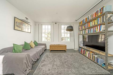 3 bedroom flat for sale, Essex Road, London N1