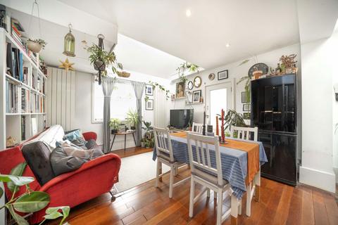 1 bedroom flat for sale, Balls Pond Road, London N1