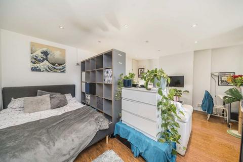 Studio for sale, Hawes Street, London N1