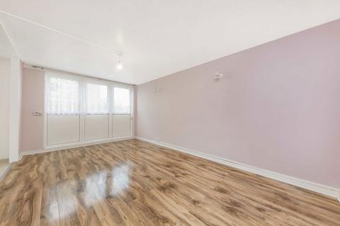 2 bedroom flat to rent, St. Peter's Way, London N1