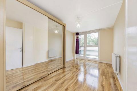 2 bedroom flat to rent, St. Peter's Way, London N1