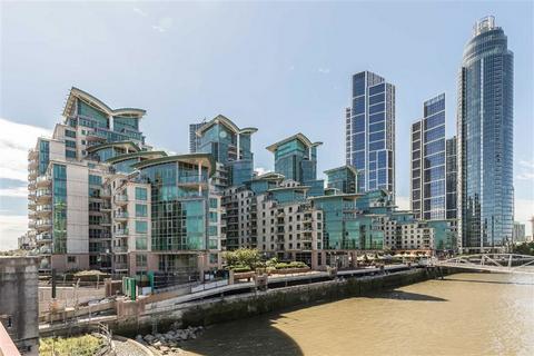 1 bedroom flat for sale, St. George Wharf, London SW8