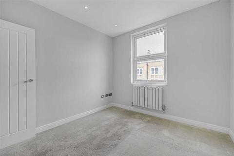 2 bedroom flat for sale, Walworth Road, London SE17