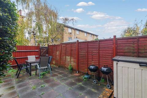 4 bedroom house for sale, Wesley Close, London SE17