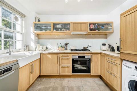 2 bedroom flat for sale, Surrey Square, London SE17