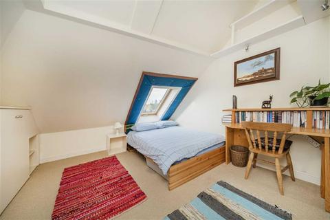 2 bedroom flat for sale, Cranworth Gardens, London SW9