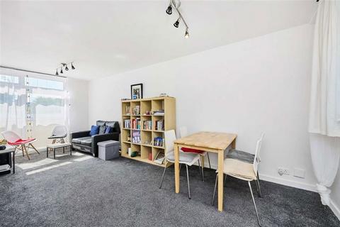 3 bedroom flat for sale, Lorrimore Square, London SE17