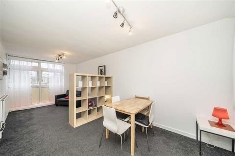 3 bedroom flat for sale, Lorrimore Square, London SE17