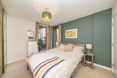 2 bedroom flat for sale, Cooks Road, London SE17