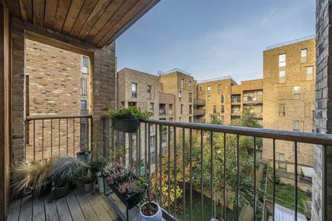 2 bedroom flat for sale, Cooks Road, London SE17