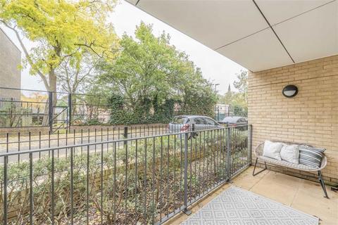 1 bedroom flat for sale, Offenham Road, London SW9