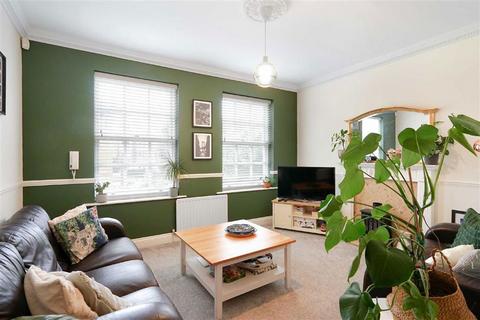 3 bedroom house for sale, Clapham Road, London SW9