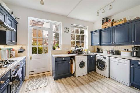 3 bedroom house for sale, Clapham Road, London SW9