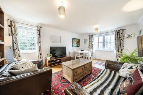 2 bedroom flat for sale, Bedser Close, London SE11