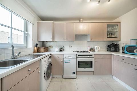 2 bedroom flat for sale, Bedser Close, London SE11