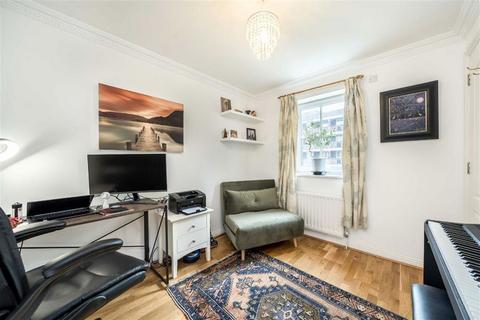 2 bedroom flat for sale, Bedser Close, London SE11