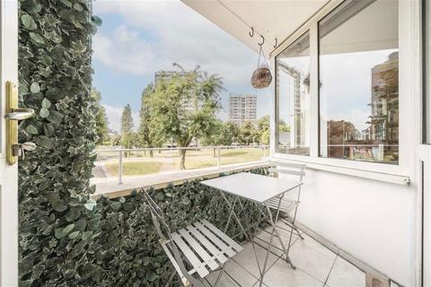 3 bedroom flat for sale, Brandon Estate, London SE17