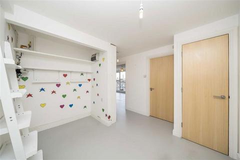 1 bedroom flat for sale, Townsend Street, London SE17