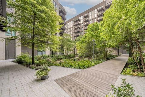 2 bedroom flat for sale, Viaduct Gardens, London SW11