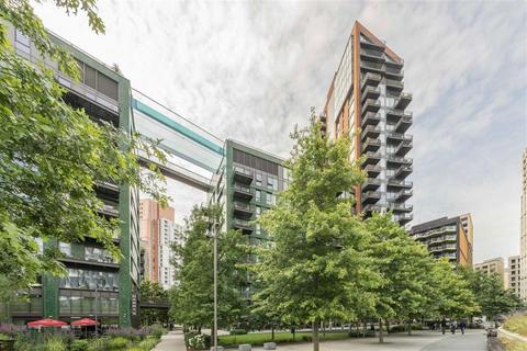 2 bedroom flat for sale, Viaduct Gardens, London SW11