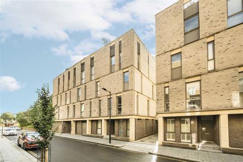 2 bedroom flat for sale, Stead Street, London SE17