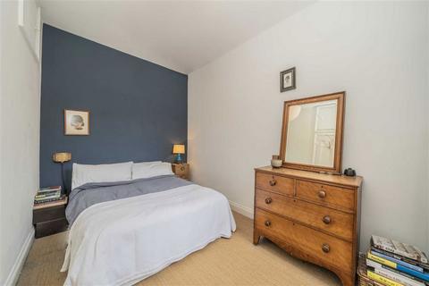 2 bedroom flat for sale, Crewdson Road, London SW9