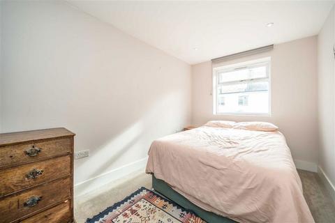 2 bedroom flat for sale, Claylands Place, London SW8