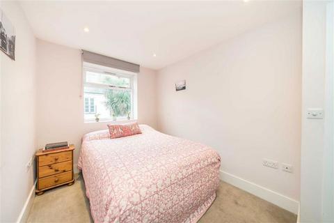 2 bedroom flat for sale, Claylands Place, London SW8