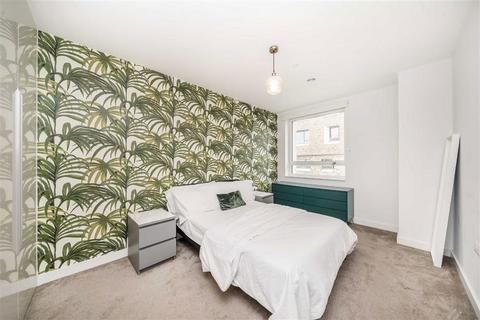 2 bedroom flat for sale, Heygate Street, London SE17