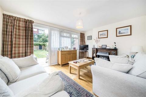 3 bedroom flat for sale, Lorrimore Road, London SE17