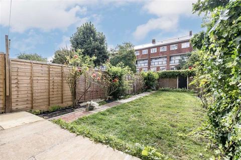 3 bedroom flat for sale, Lorrimore Road, London SE17