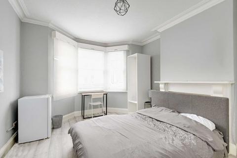 25 Ambleside Road, London, NW10 3UH