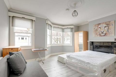 25 Ambleside Road, London, NW10 3UH