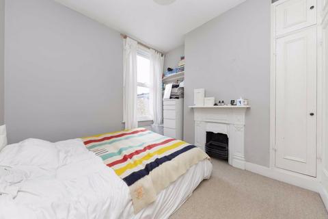 2 bedroom flat for sale, College Road, London NW10