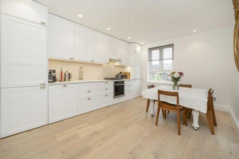 3 bedroom flat for sale, Buchanan Gardens, London NW10