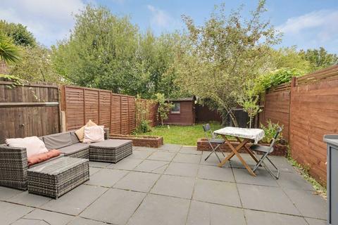 2 bedroom flat for sale, Holland Road, London NW10