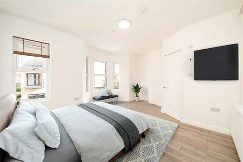 2 bedroom flat for sale, Grange Road, London NW10