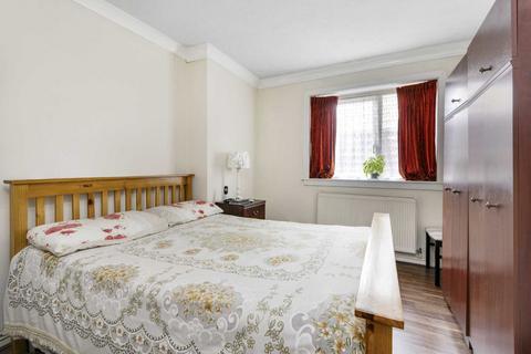 1 bedroom flat for sale, Knatchbull Road, London NW10